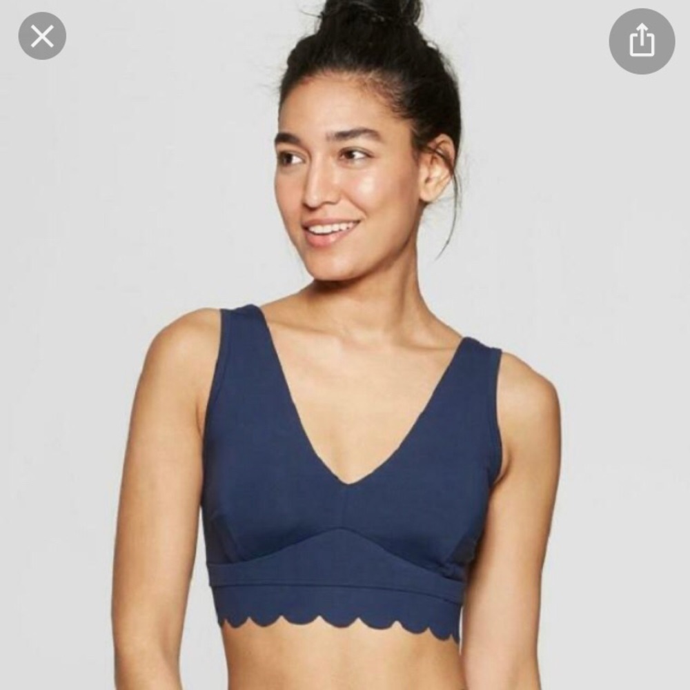 Joylab scalloped sports bra
